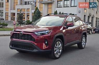 Позашляховик / Кросовер Toyota RAV4 2024 в Харкові