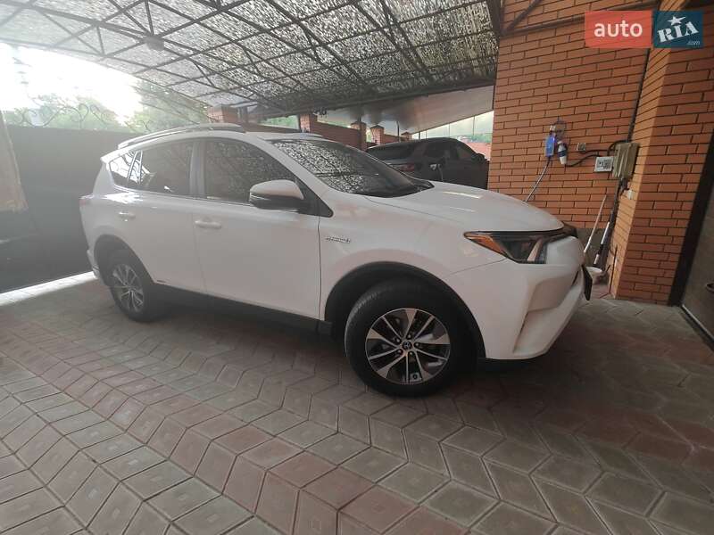 Внедорожник / Кроссовер Toyota RAV4 2018 в Днепре фото 4 Внедорожник / Кроссовер Toyota RAV4 2018 в Днепре
