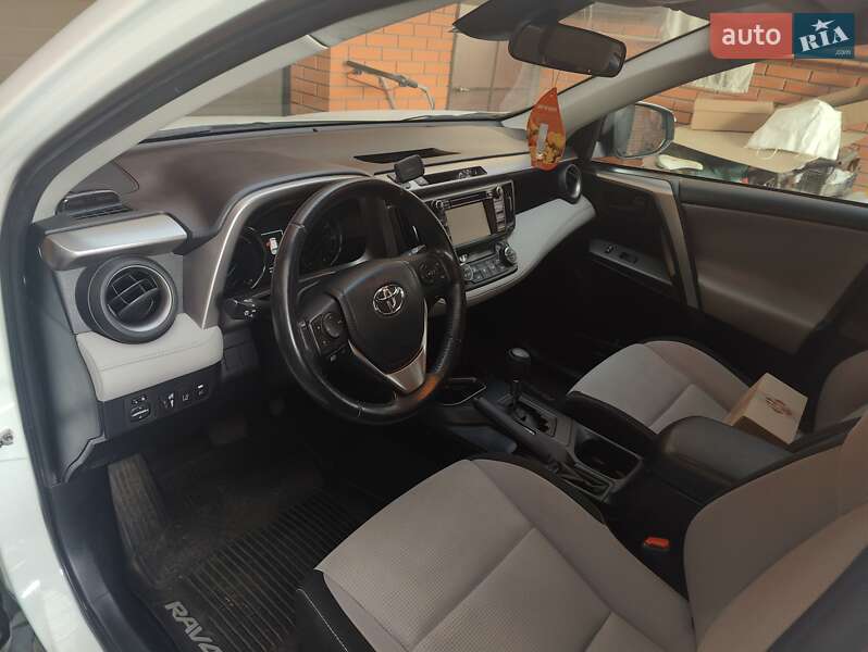 Внедорожник / Кроссовер Toyota RAV4 2018 в Днепре фото 8 Внедорожник / Кроссовер Toyota RAV4 2018 в Днепре