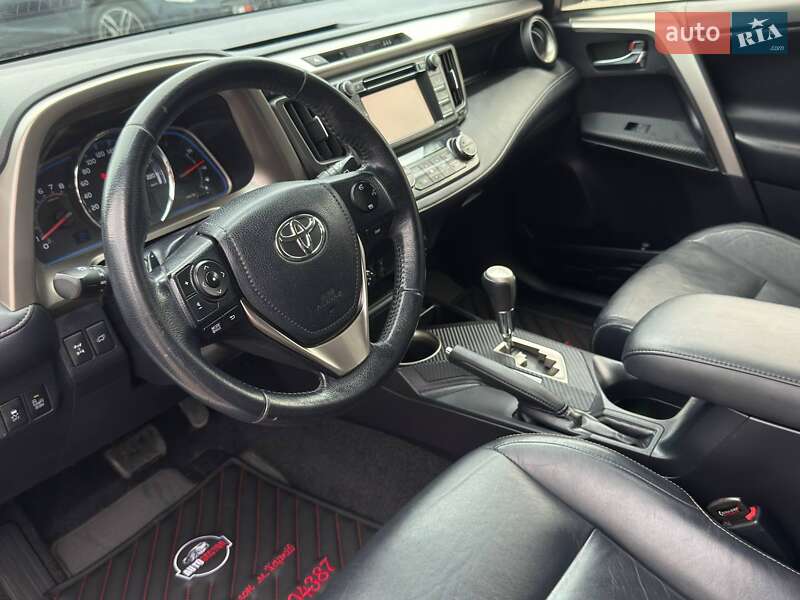 Позашляховик / Кросовер Toyota RAV4 2013 в Харкові