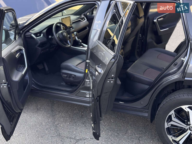 Внедорожник / Кроссовер Toyota RAV4 2022 в Одессе