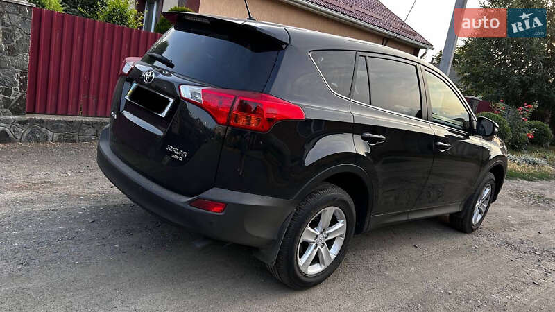 Внедорожник / Кроссовер Toyota RAV4 2013 в Гайвороне