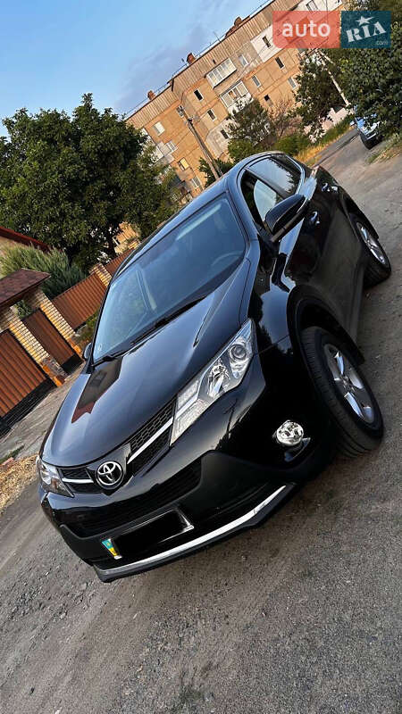 Внедорожник / Кроссовер Toyota RAV4 2013 в Гайвороне