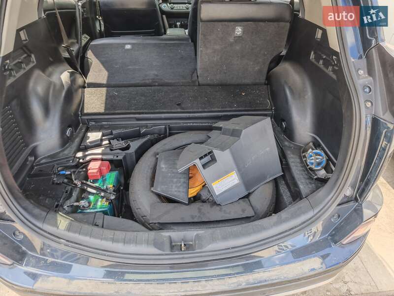 Внедорожник / Кроссовер Toyota RAV4 2017 в Николаеве