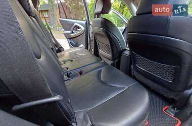 Внедорожник / Кроссовер Toyota RAV4 2006 в 