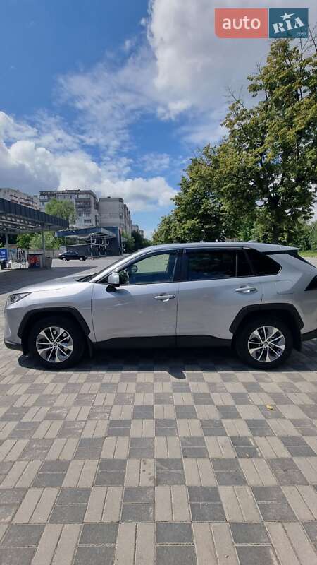 Внедорожник / Кроссовер Toyota RAV4 2019 в Хмельницком