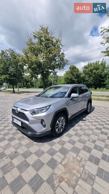 Внедорожник / Кроссовер Toyota RAV4 2019 в Хмельницком