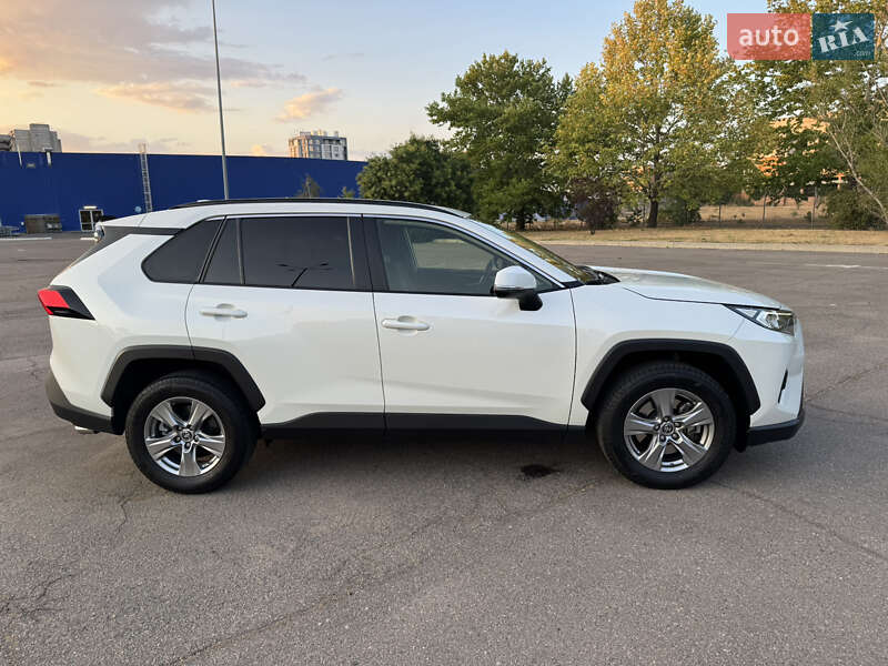 Внедорожник / Кроссовер Toyota RAV4 2022 в Николаеве