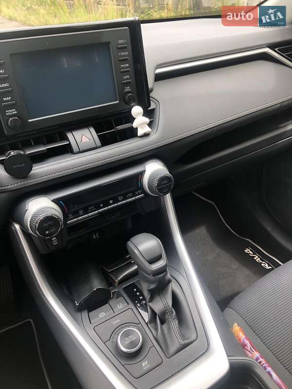 Позашляховик / Кросовер Toyota RAV4 2019 в Сокалі