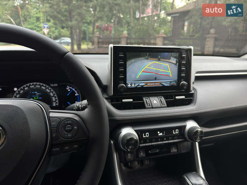 Внедорожник / Кроссовер Toyota RAV4 2021 в Киеве