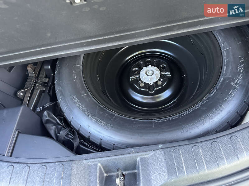 Внедорожник / Кроссовер Toyota RAV4 2018 в Киеве