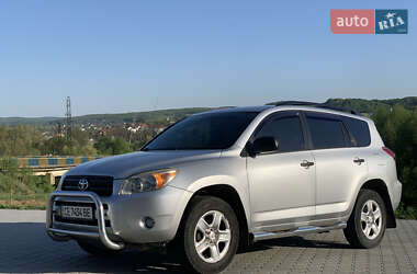 Позашляховик / Кросовер Toyota RAV4 2006 в Чернівцях