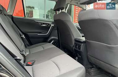 Внедорожник / Кроссовер Toyota RAV4 2023 в 