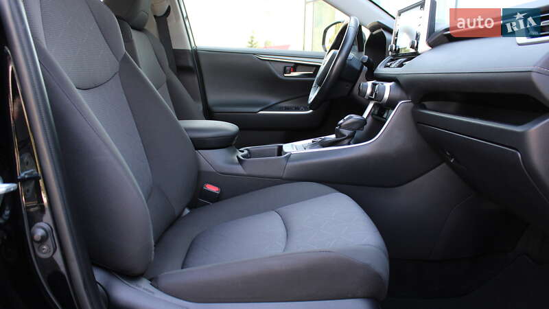 Внедорожник / Кроссовер Toyota RAV4 2020 в Черкассах