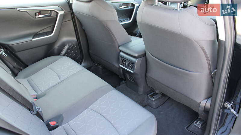 Внедорожник / Кроссовер Toyota RAV4 2020 в Черкассах