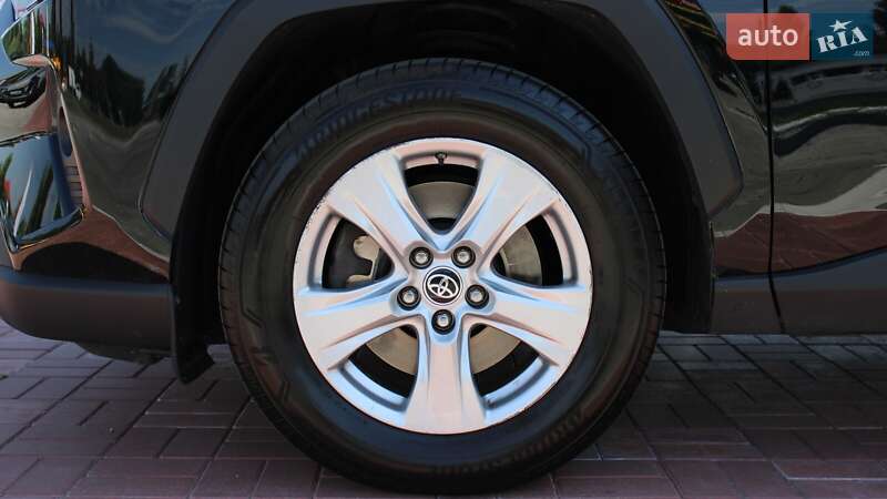 Внедорожник / Кроссовер Toyota RAV4 2020 в Черкассах