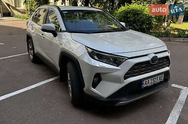 Позашляховик / Кросовер Toyota RAV4 2019 в Львові
