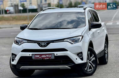 Внедорожник / Кроссовер Toyota RAV4 2016 в Киеве