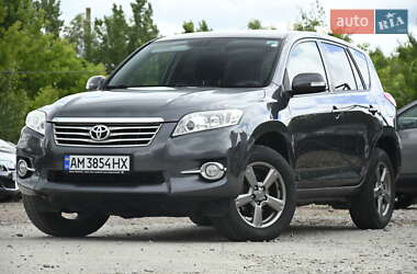 Позашляховик / Кросовер Toyota RAV4 2012 в 