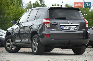 Позашляховик / Кросовер Toyota RAV4 2012 в 