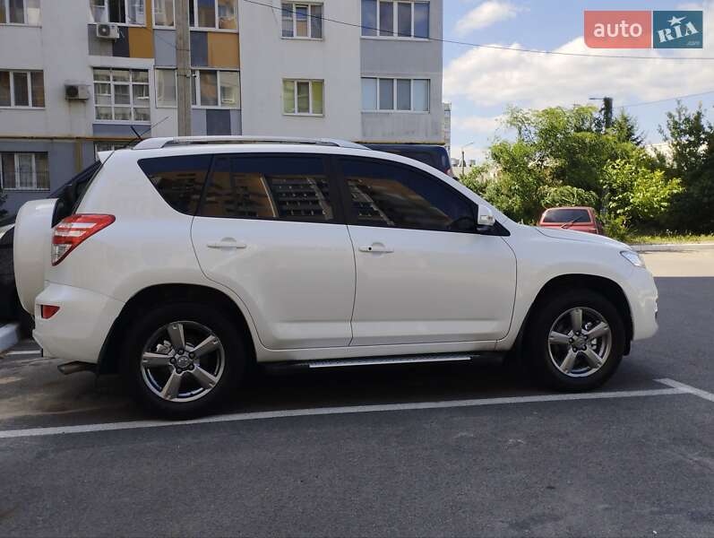 Toyota RAV4 2012