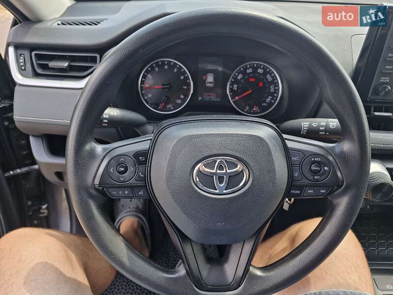 Позашляховик / Кросовер Toyota RAV4 2019 в Миколаєві