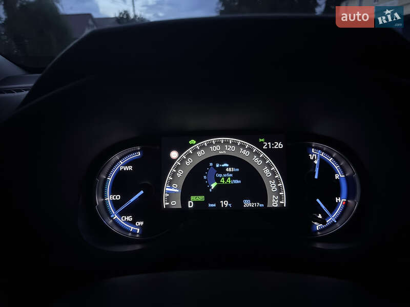 Внедорожник / Кроссовер Toyota RAV4 2021 в Киеве