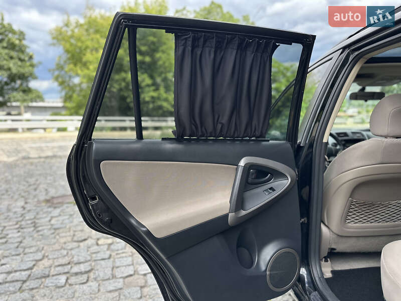 Позашляховик / Кросовер Toyota RAV4 2006 в Києві