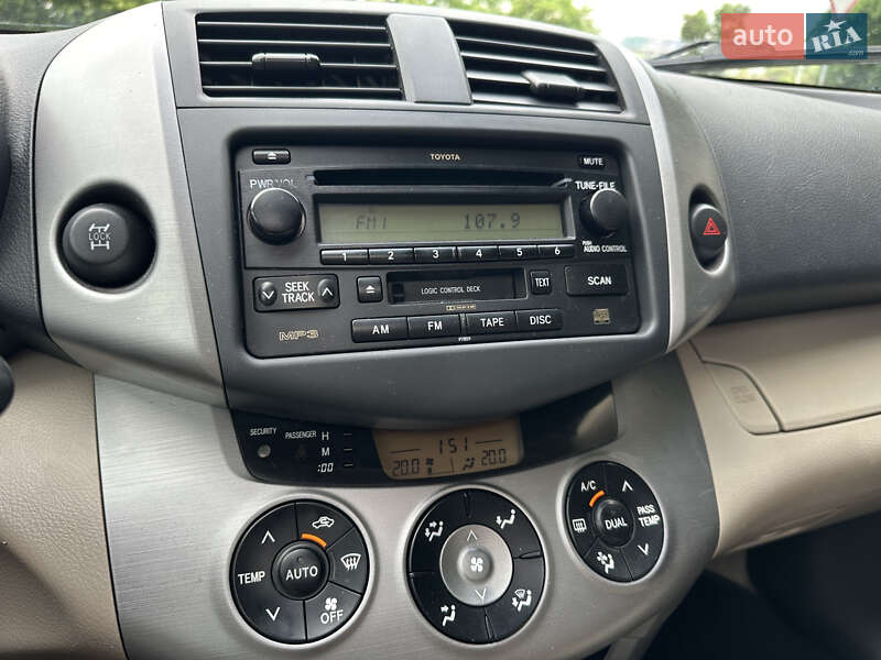 Позашляховик / Кросовер Toyota RAV4 2006 в Києві