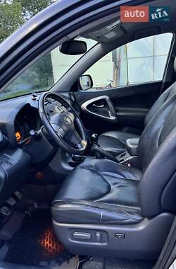 Внедорожник / Кроссовер Toyota RAV4 2006 в 
