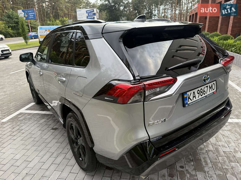 Позашляховик / Кросовер Toyota RAV4 2020 в Ірпені