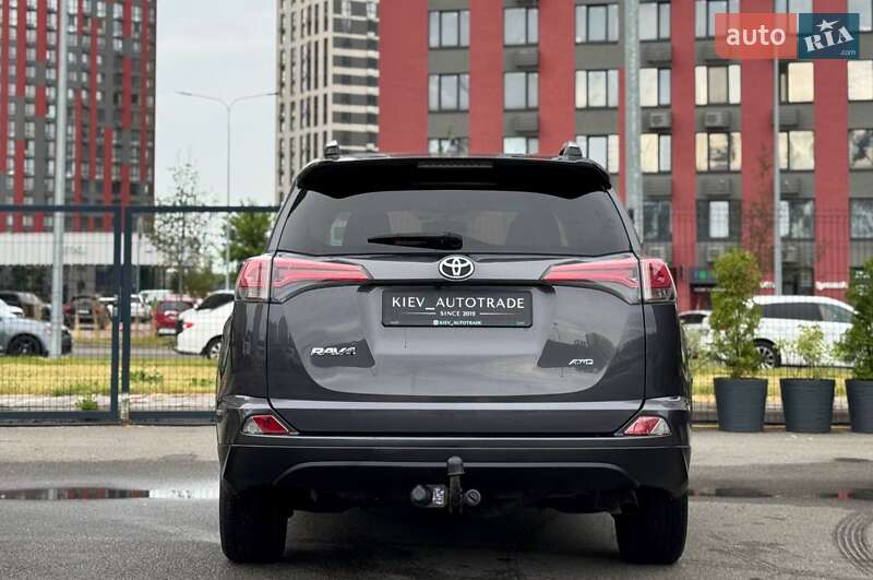 Позашляховик / Кросовер Toyota RAV4 2016 в Києві