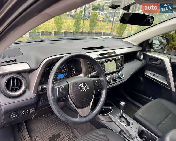Позашляховик / Кросовер Toyota RAV4 2016 в Києві