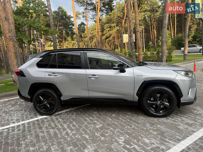 Позашляховик / Кросовер Toyota RAV4 2020 в Ірпені