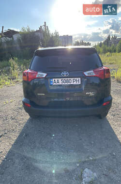 Внедорожник / Кроссовер Toyota RAV4 2014 в 