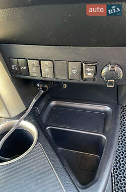 Внедорожник / Кроссовер Toyota RAV4 2014 в 