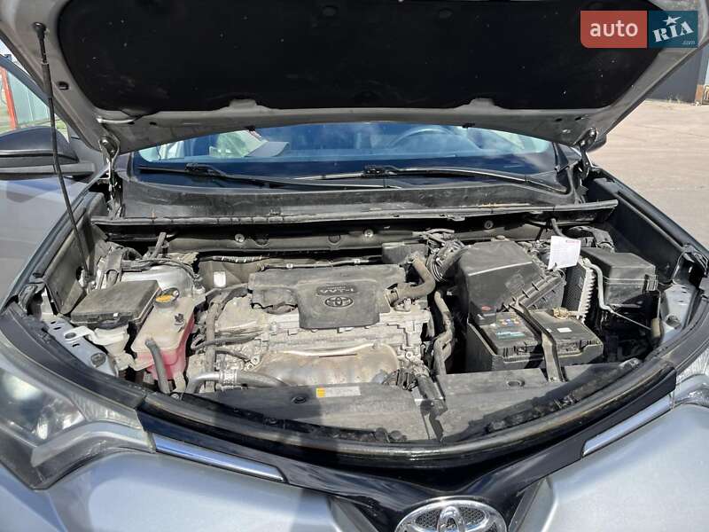 Внедорожник / Кроссовер Toyota RAV4 2016 в Буске