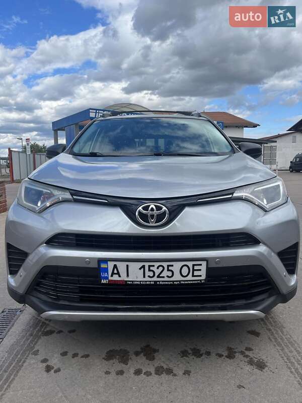 Внедорожник / Кроссовер Toyota RAV4 2016 в Буске