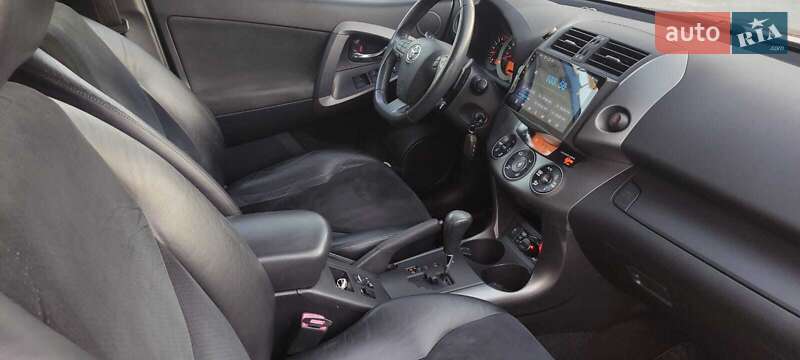 Позашляховик / Кросовер Toyota RAV4 2010 в Тернополі