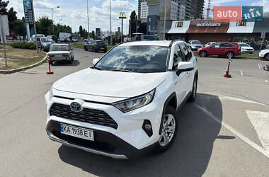 Внедорожник / Кроссовер Toyota RAV4 2021 в Киеве