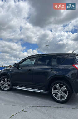 Внедорожник / Кроссовер Toyota RAV4 2010 в 