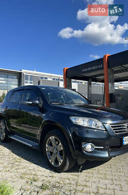 Внедорожник / Кроссовер Toyota RAV4 2010 в 