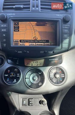 Внедорожник / Кроссовер Toyota RAV4 2010 в 