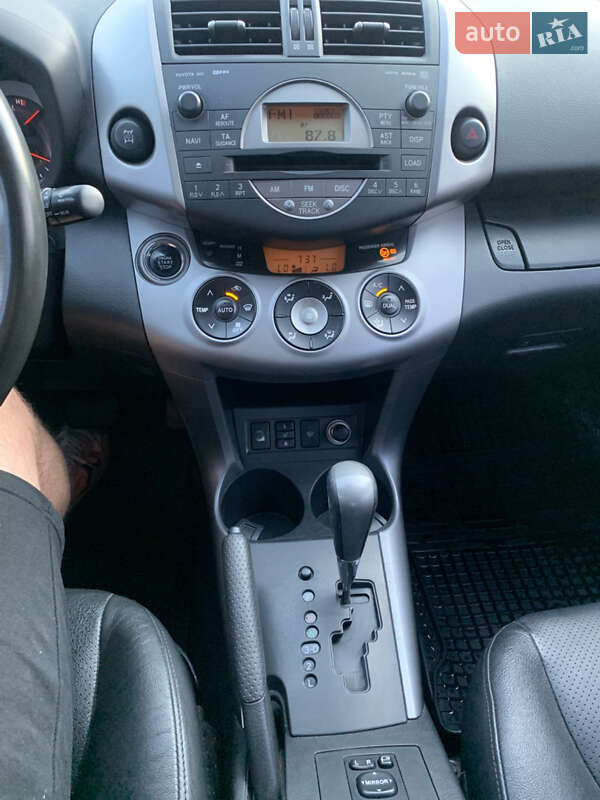 Внедорожник / Кроссовер Toyota RAV4 2006 в Днепре