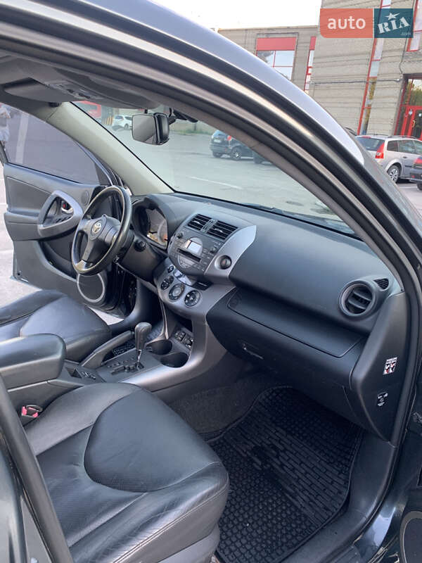 Внедорожник / Кроссовер Toyota RAV4 2006 в Днепре