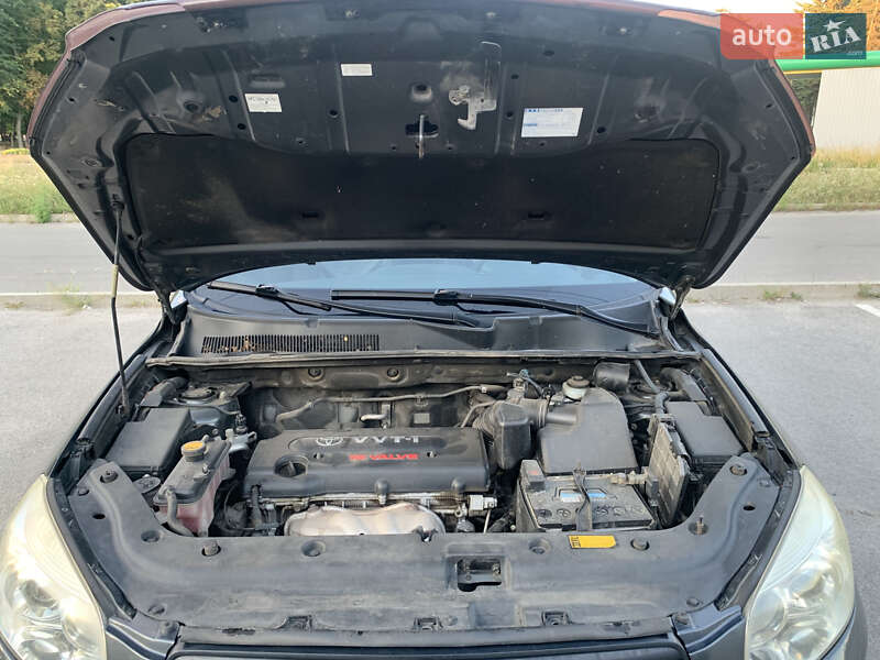 Внедорожник / Кроссовер Toyota RAV4 2006 в Днепре