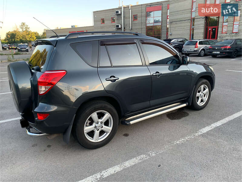 Внедорожник / Кроссовер Toyota RAV4 2006 в Днепре