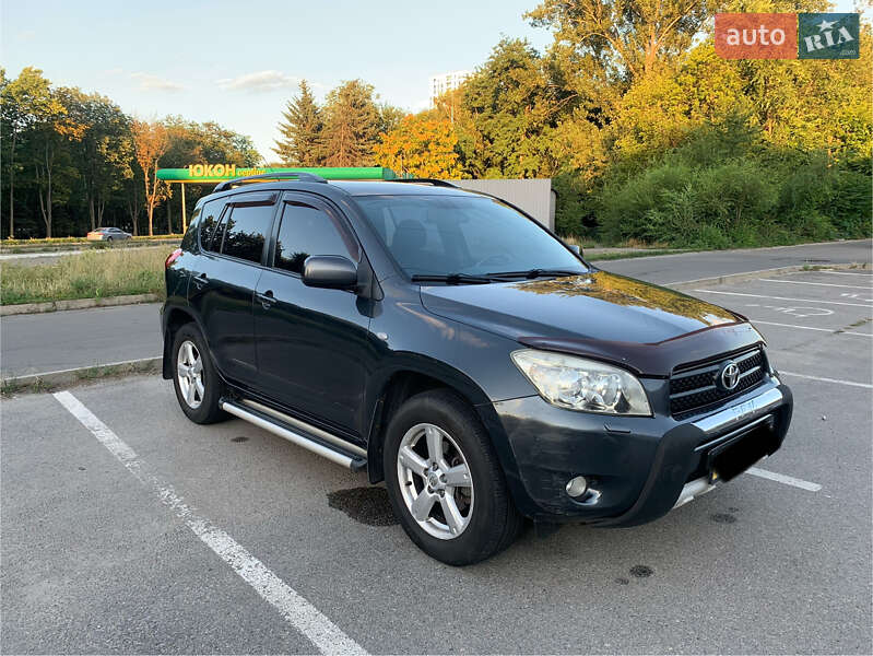 Внедорожник / Кроссовер Toyota RAV4 2006 в Днепре