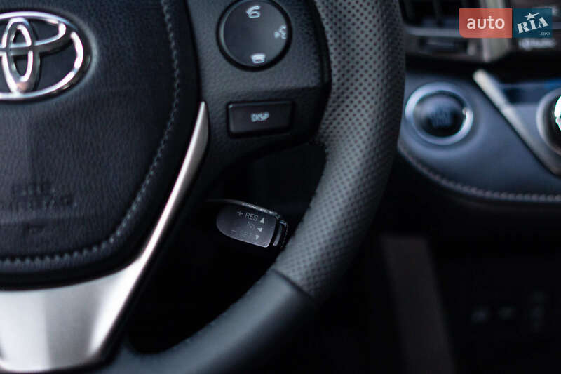 Внедорожник / Кроссовер Toyota RAV4 2015 в Киеве