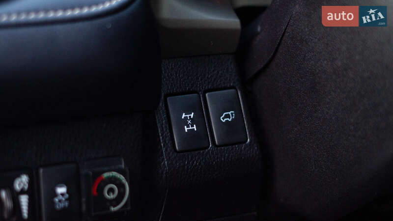 Внедорожник / Кроссовер Toyota RAV4 2015 в Киеве